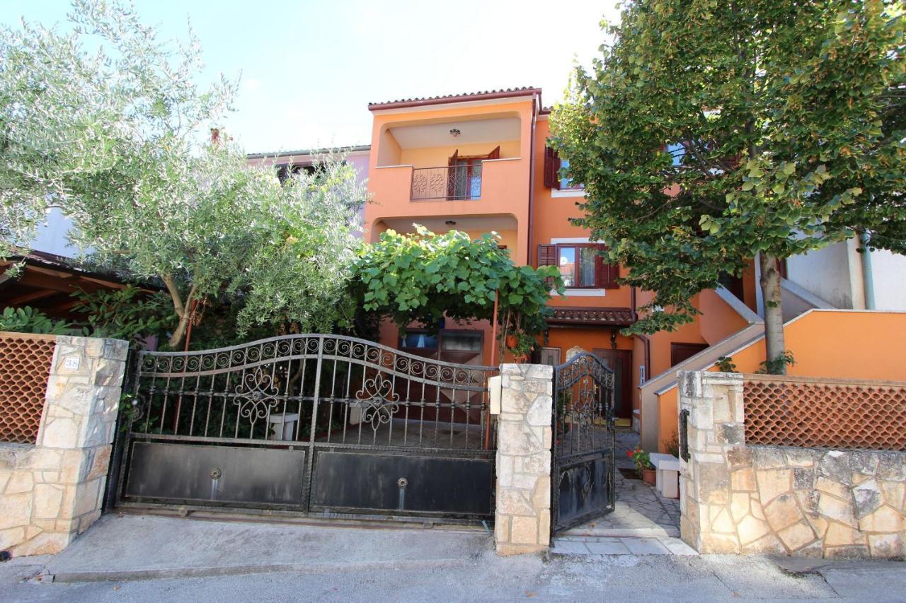רוביני Apartments Grace מראה חיצוני תמונה